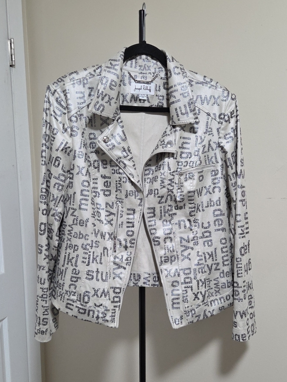 Joseph Ribkoff White Text-Print Moto Jacket